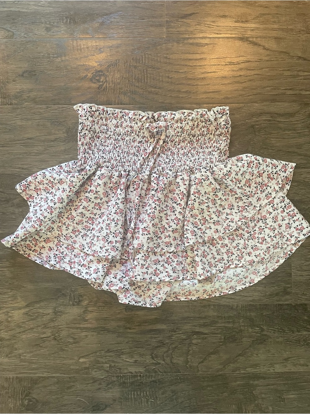 Feminine Floral Ruffle Skirt - Pink and White Size S. Cute for country concert!